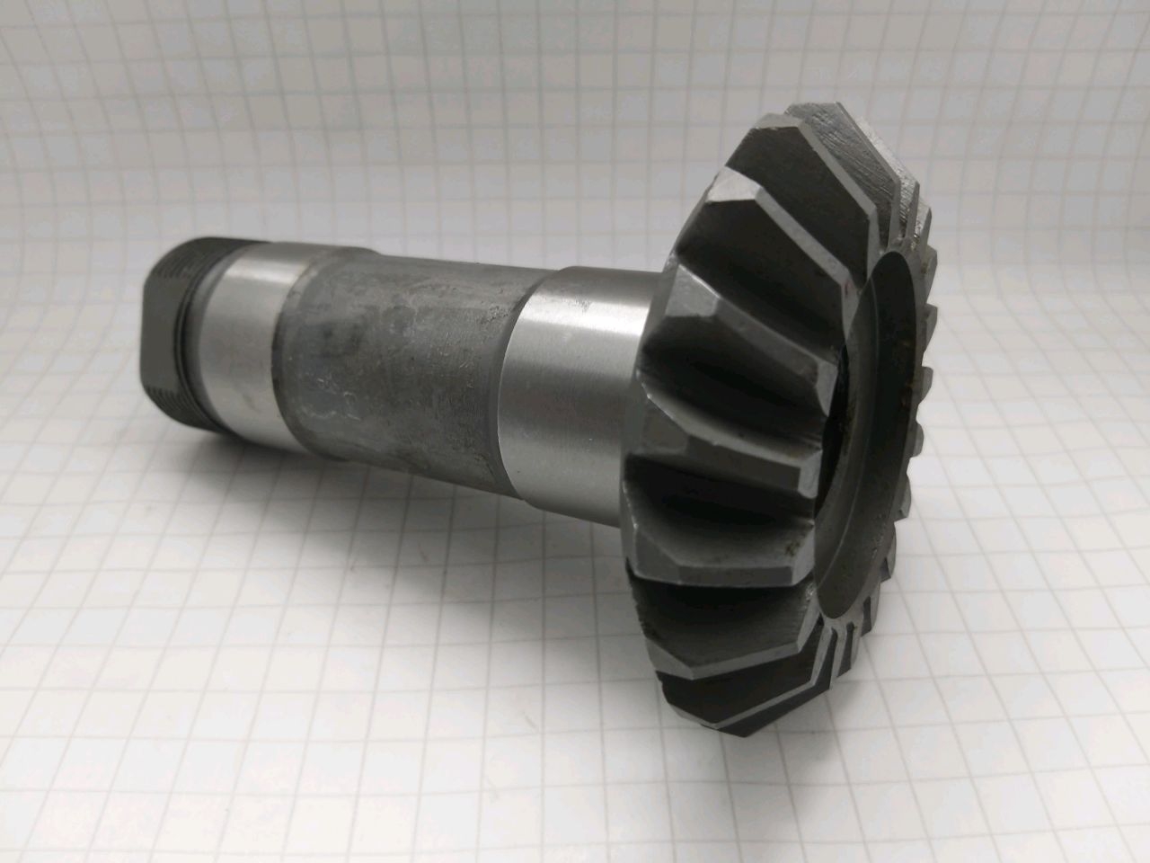 Pinion conic conducator T-40 (10 slituri)