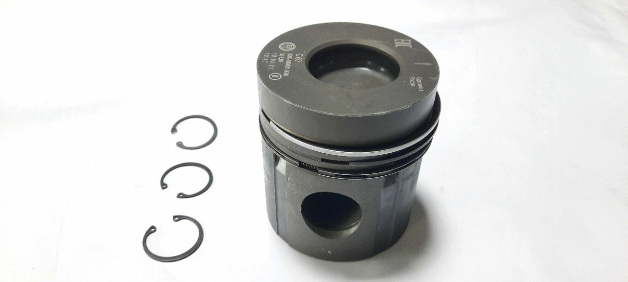 Piston de motor D-245/260 Euro-2 cu segmenti. gr.C