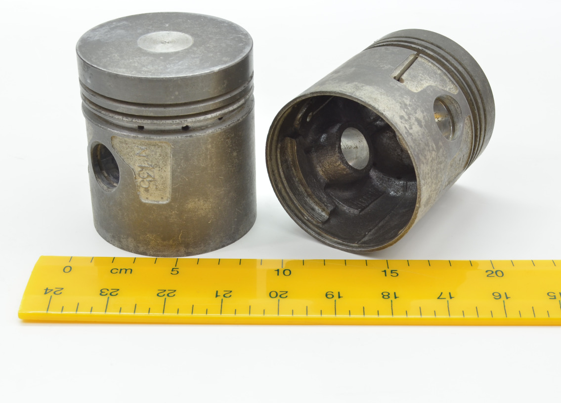 Piston de motor GAZ-52 (83.5)