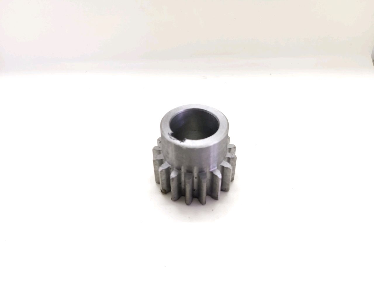 Pinion mic a reductorului pomoei VR-3