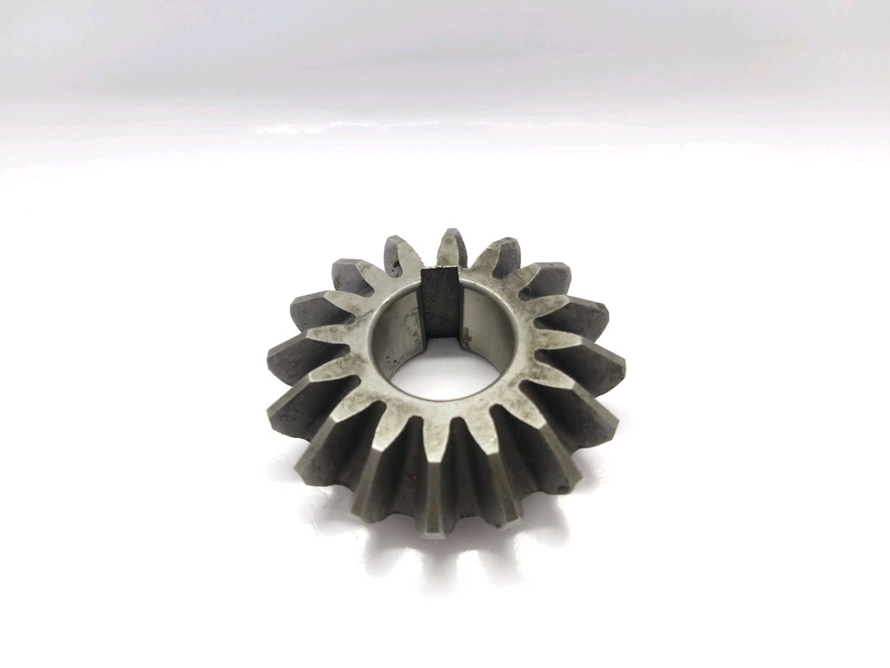 Pinion conic (z=16 d=28) *49.03.25 GS2